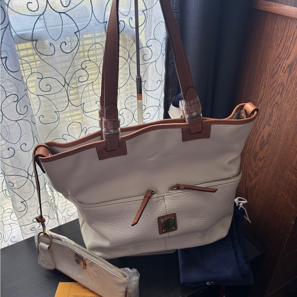 Dooney & Bourke White and Tan Casual Tote